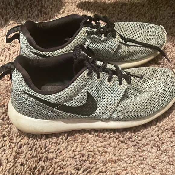 Nike running shoes - Picture 1 of 1